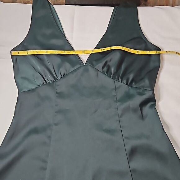 Cider Emerald green satiny maxi dress size Small - Picture 10 of 11